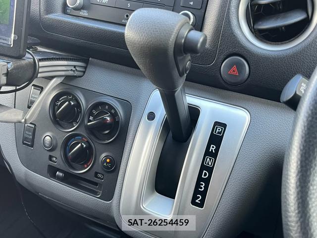 Nissan NV350 Caravan 2019-07 8769961-8