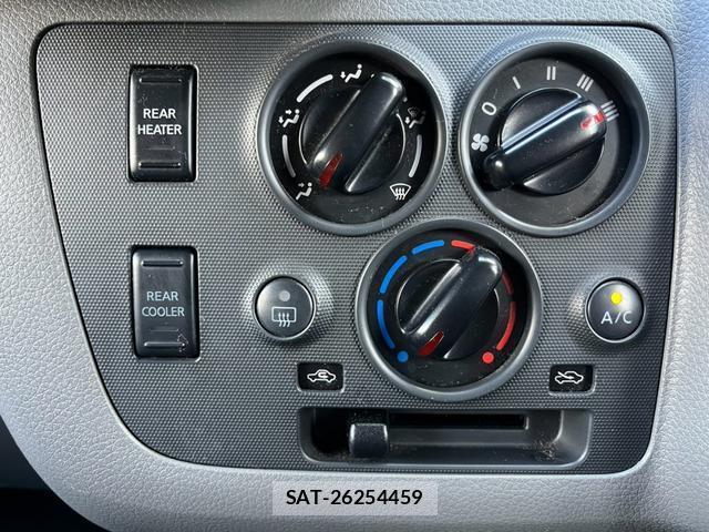 Nissan NV350 Caravan 2019-07 8769961-9