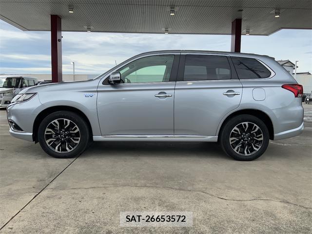 Mitsubishi OUTLANDER PHEV 2017-04 8769090-4