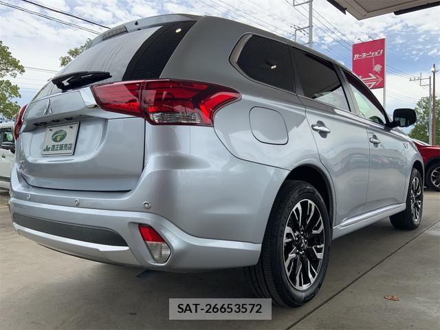 Mitsubishi OUTLANDER PHEV 2017-04 8769090-6