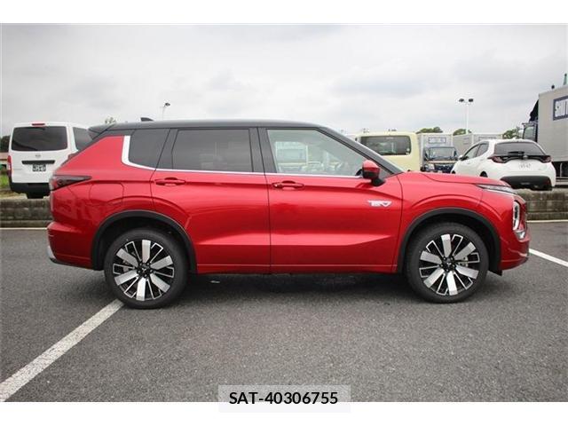 Mitsubishi OUTLANDER PHEV 2025-03 8769759-10