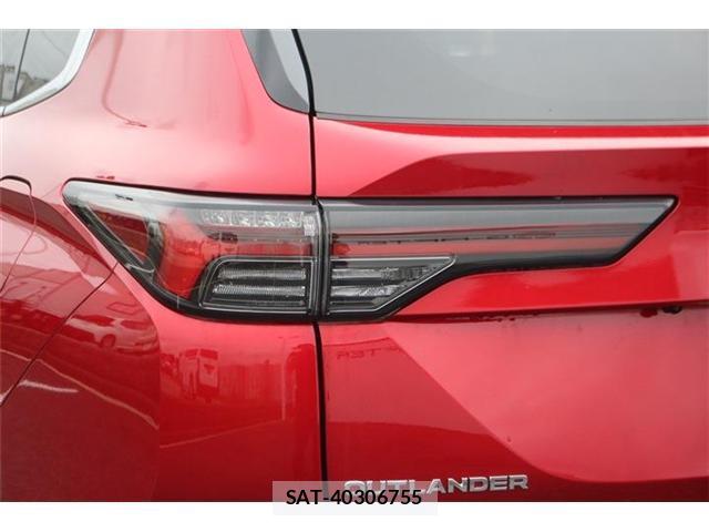 Mitsubishi OUTLANDER PHEV 2025-03 8769759-13