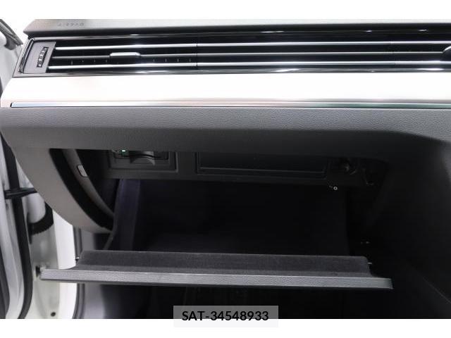 VolksWagen PASSAT VARIANT 2021-05 8768700-12