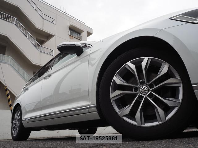 VolksWagen PASSAT VARIANT 2016-03 8769992-6