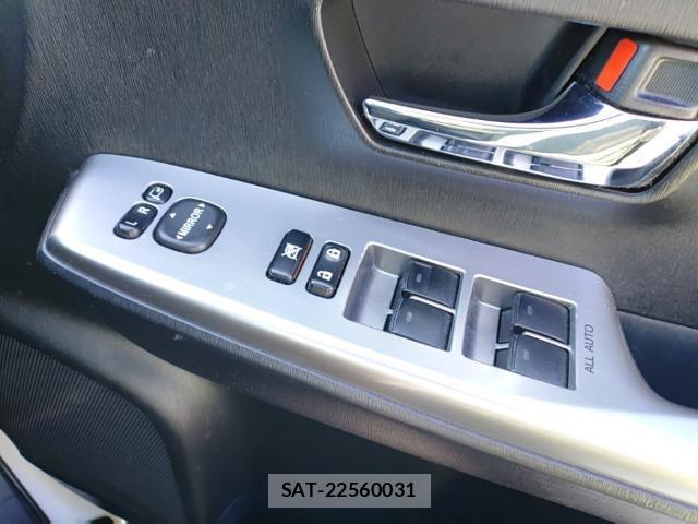 Toyota PRIUS ALPHA 2017-08 8768940-13