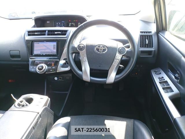 Toyota PRIUS ALPHA 2017-08 8768940-2