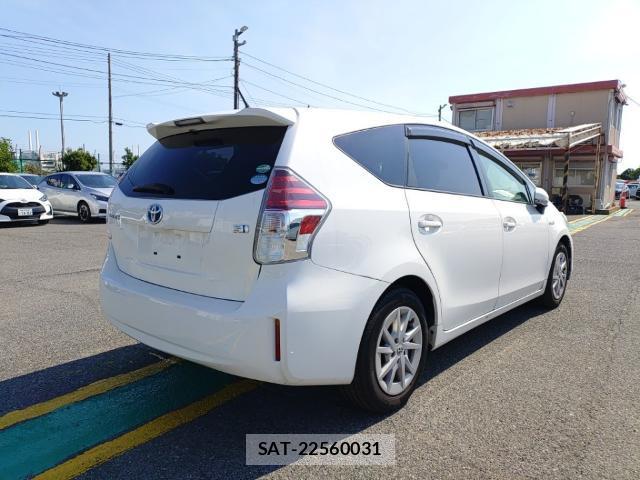 Toyota PRIUS ALPHA 2017-08 8768940-4