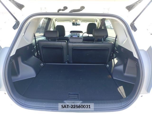 Toyota PRIUS ALPHA 2017-08 8768940-7