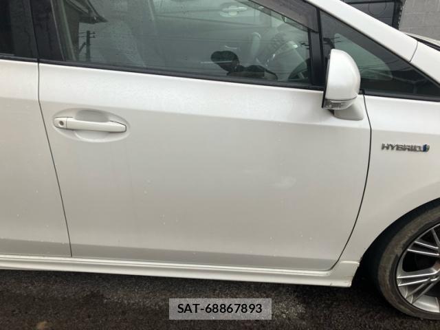 Toyota PRIUS ALPHA 2012-03 8769173-12