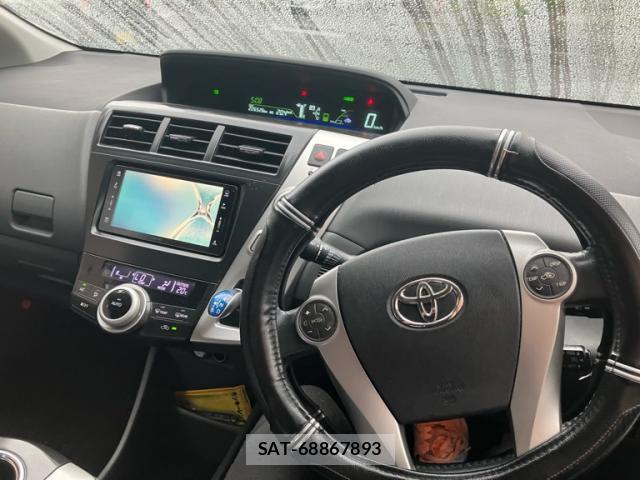 Toyota PRIUS ALPHA 2012-03 8769173-17