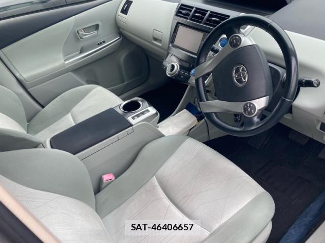 Toyota PRIUS ALPHA 2013-10 8769203-10