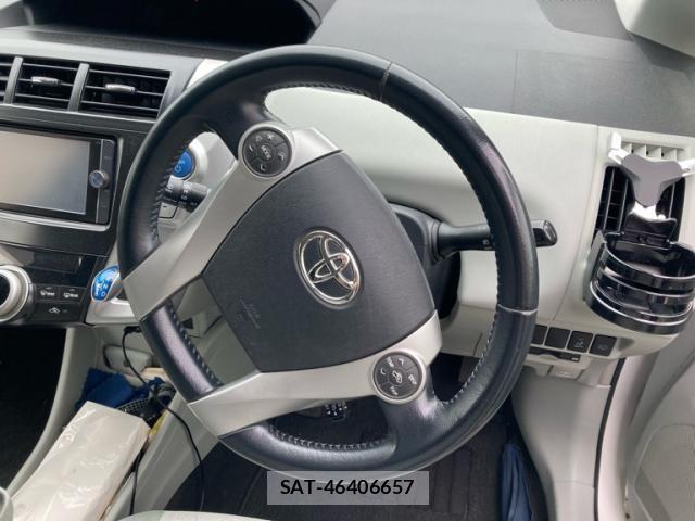 Toyota PRIUS ALPHA 2013-10 8769203-14