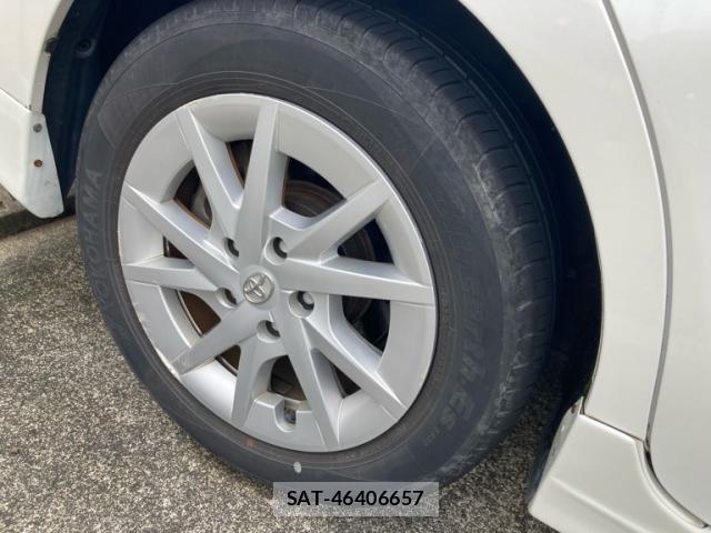Toyota PRIUS ALPHA 2013-10 8769203-3