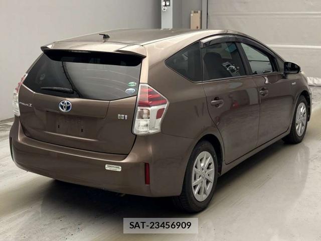 Toyota PRIUS ALPHA 2015-11 8769684-1