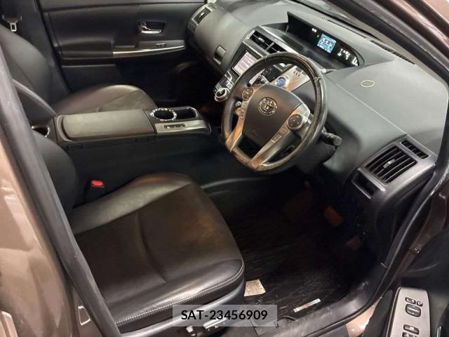 Toyota PRIUS ALPHA 2015-11 8769684-2