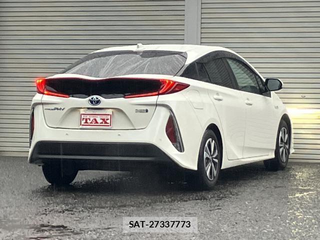 Toyota PRIUS PHV 2017-05 8769453-1