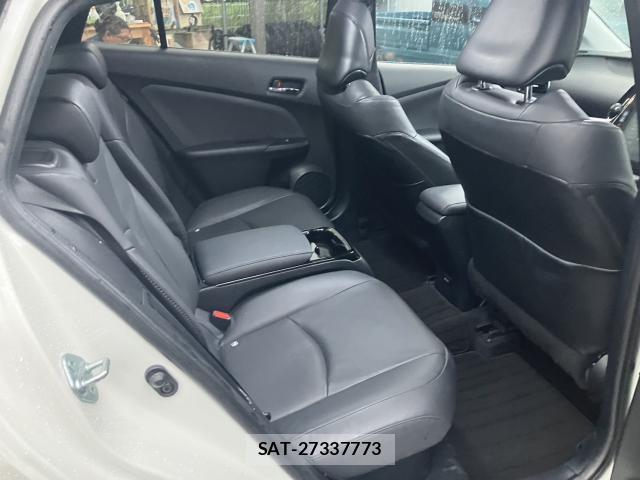 Toyota PRIUS PHV 2017-05 8769453-12