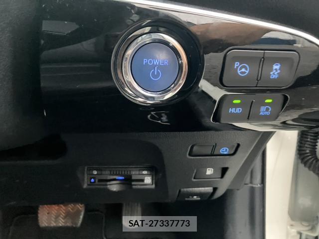 Toyota PRIUS PHV 2017-05 8769453-14