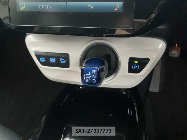 Toyota PRIUS PHV 2017-05 8769453-15