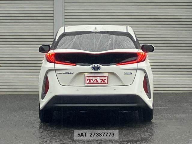 Toyota PRIUS PHV 2017-05 8769453-7