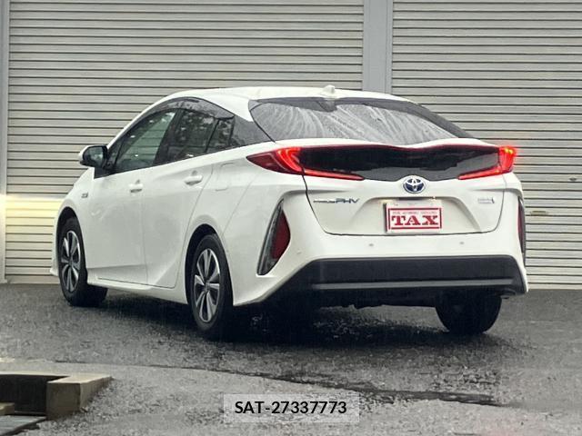 Toyota PRIUS PHV 2017-05 8769453-9