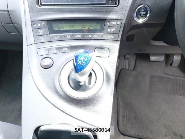 Toyota PRIUS 2009-08 8768959-11