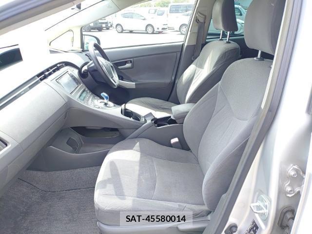 Toyota PRIUS 2009-08 8768959-15