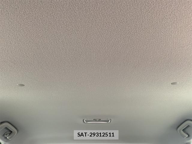 Toyota PRIUS 2015-10 8769095-10