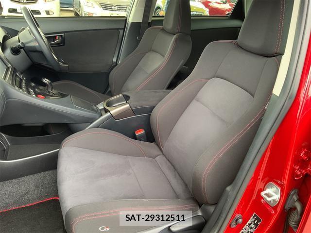 Toyota PRIUS 2015-10 8769095-11