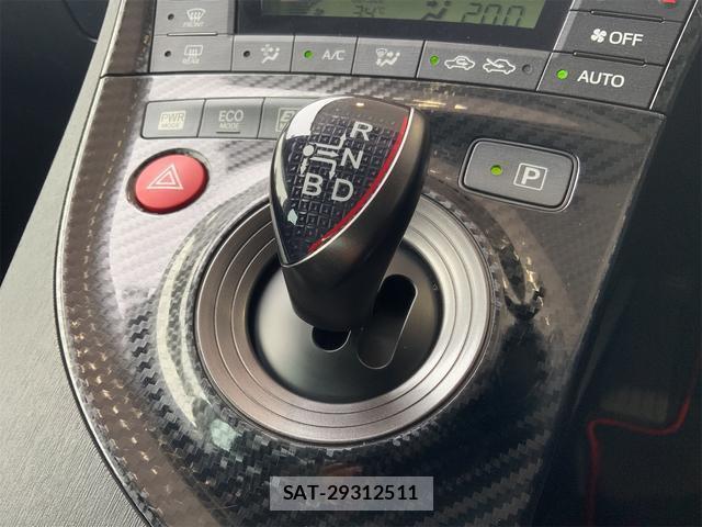 Toyota PRIUS 2015-10 8769095-9