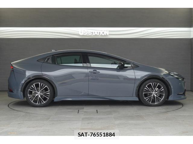 Toyota PRIUS 2023-11 8769114-3