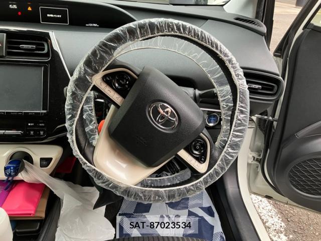 Toyota PRIUS 2017-05 8769162-10