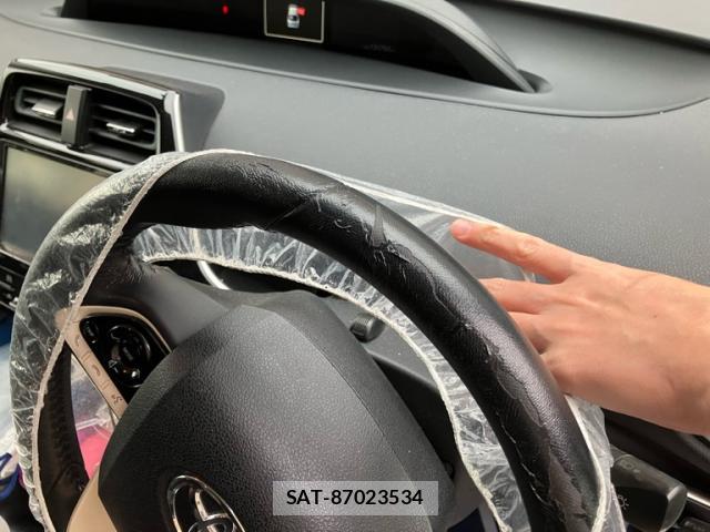 Toyota PRIUS 2017-05 8769162-11