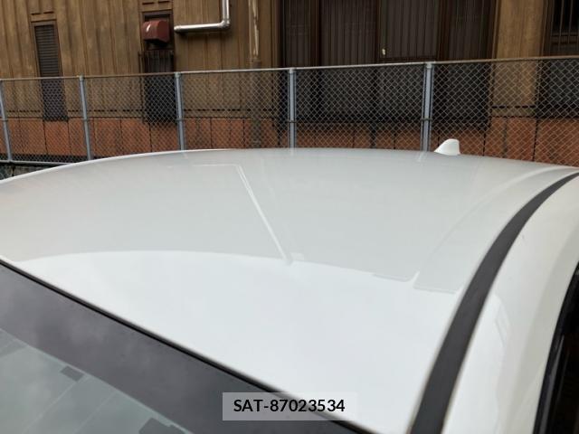 Toyota PRIUS 2017-05 8769162-13