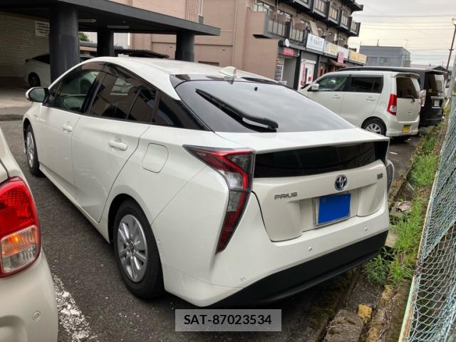Toyota PRIUS 2017-05 8769162-3