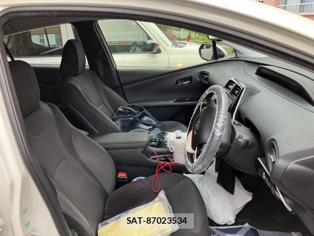 Toyota PRIUS 2017-05 8769162-6