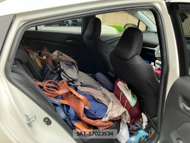 Toyota PRIUS 2017-05 8769162-7