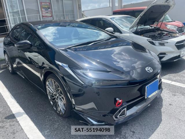 Toyota PRIUS 2023-04 8769581-1
