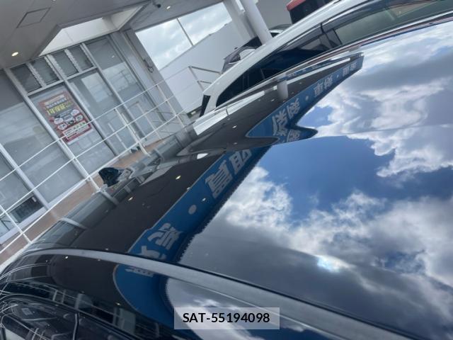 Toyota PRIUS 2023-04 8769581-13