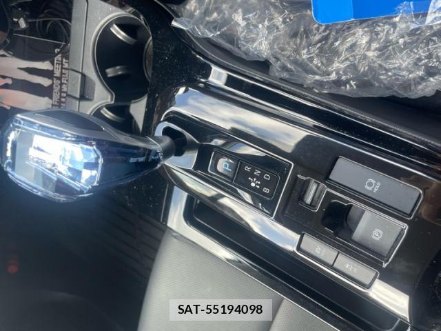 Toyota PRIUS 2023-04 8769581-15