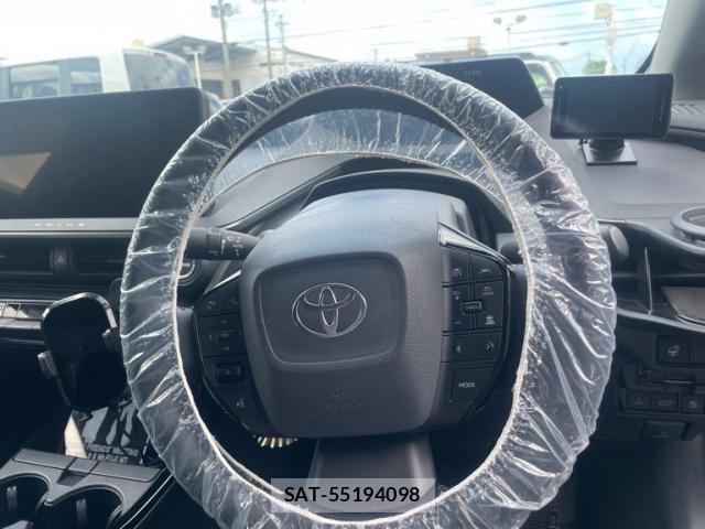 Toyota PRIUS 2023-04 8769581-5