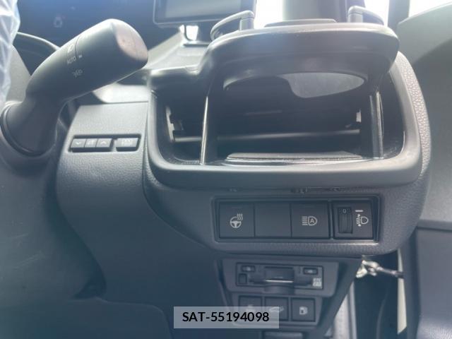 Toyota PRIUS 2023-04 8769581-7
