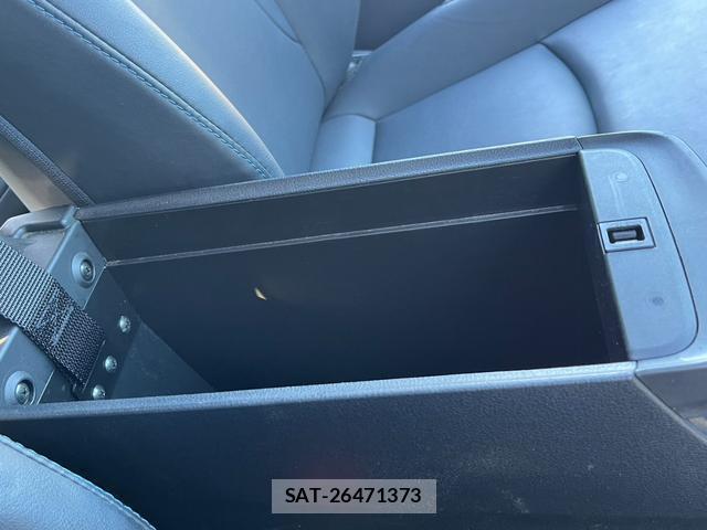 Toyota PRIUS 2020-03 8769651-7
