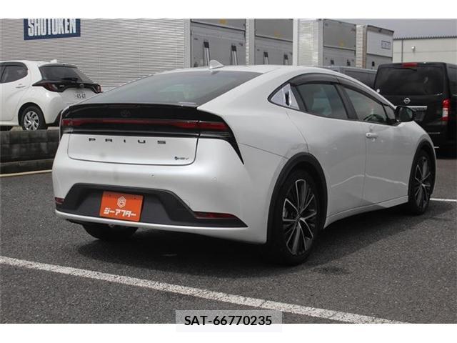 Toyota PRIUS 2023-07 8769757-13