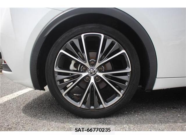 Toyota PRIUS 2023-07 8769757-18