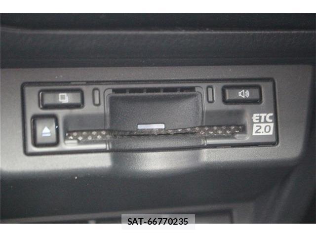 Toyota PRIUS 2023-07 8769757-4