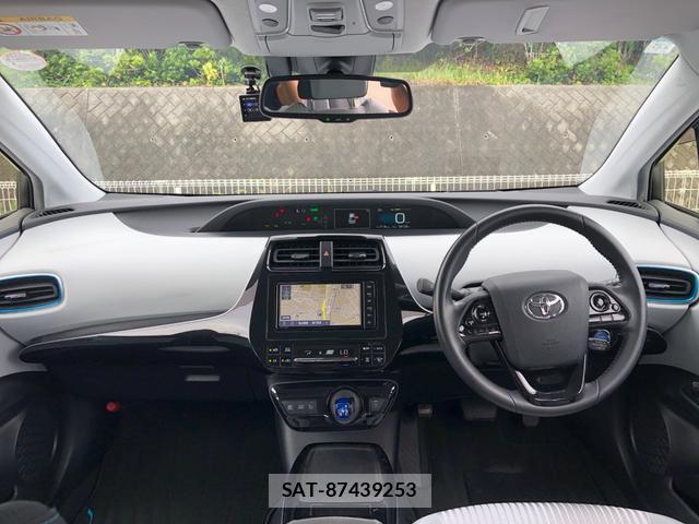 Toyota PRIUS 2019-11 8769827-1