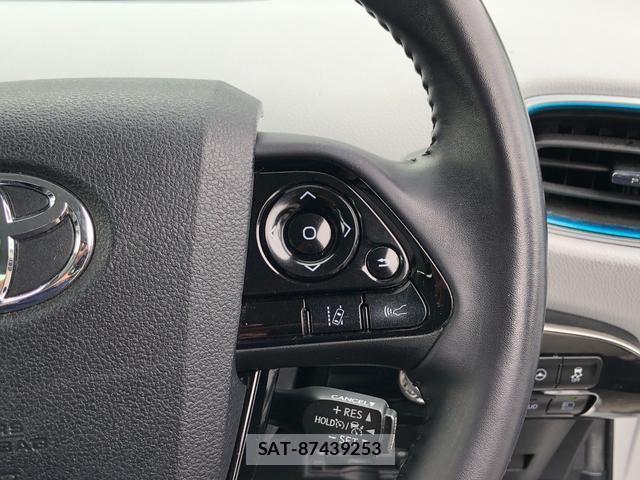Toyota PRIUS 2019-11 8769827-11