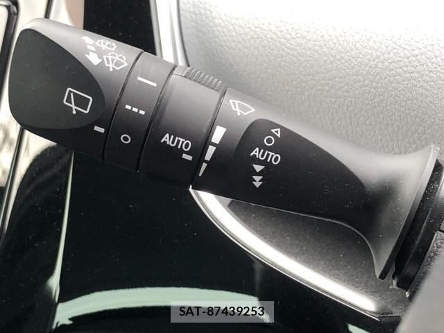 Toyota PRIUS 2019-11 8769827-12