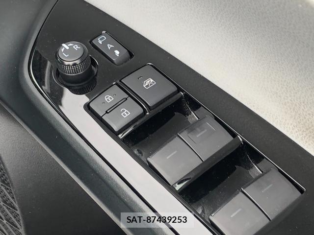 Toyota PRIUS 2019-11 8769827-17